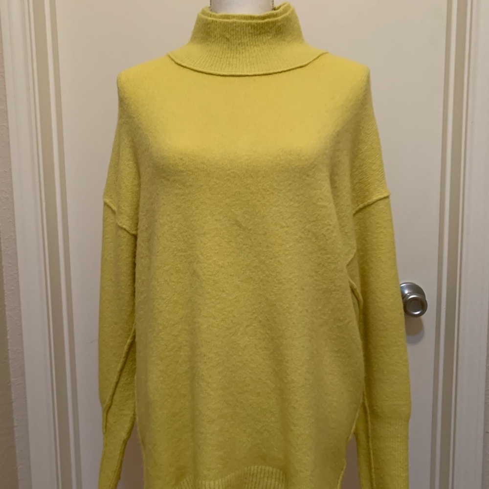 Free People Size XS Yellow Loose Fit Sweater